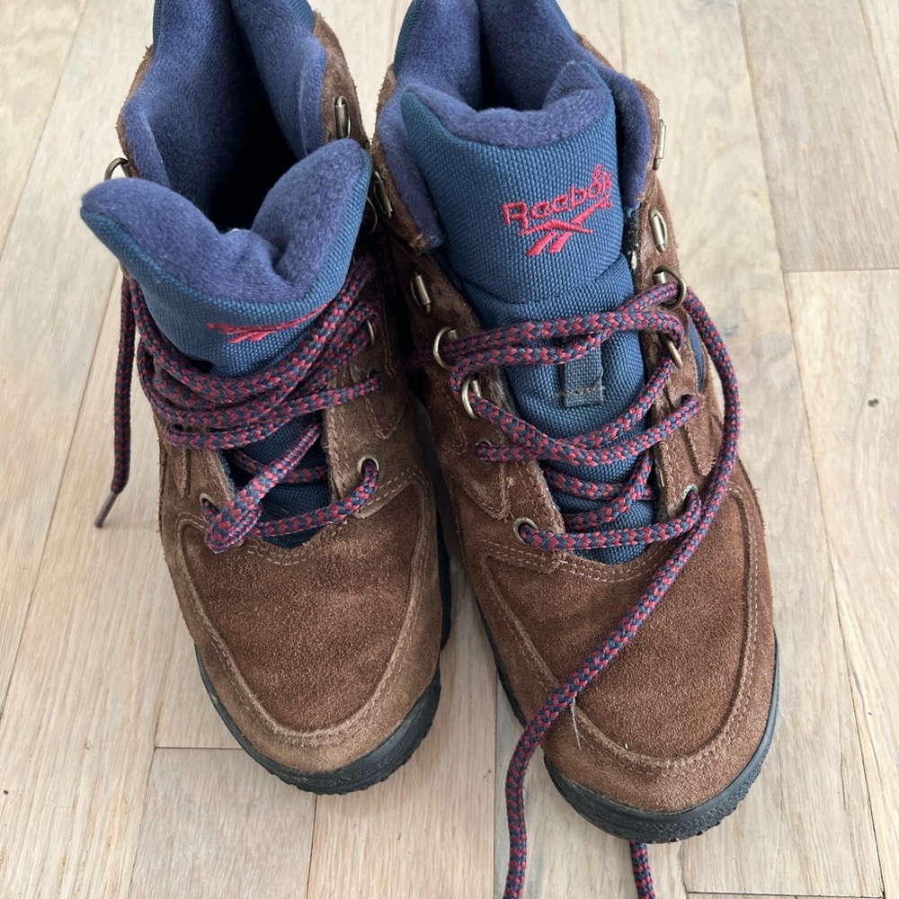 Kids shoes size 7